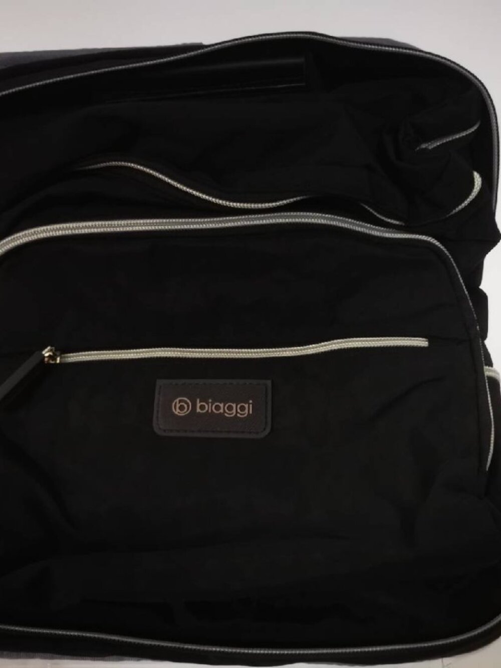 Biaggi zipsak on-the-go backsak Travel Backoack Black